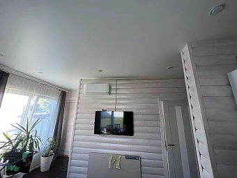 Натяжные потолки в деревянный дом — фото 3